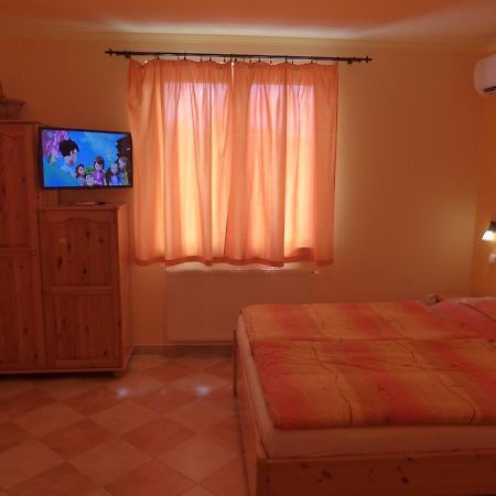 Napfeny Apartman Es Vendeghaz Egerszalók Exterior foto