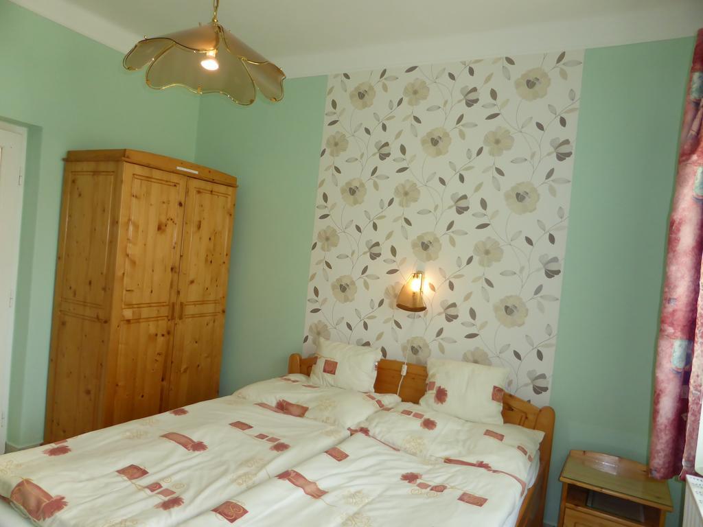 Napfeny Apartman Es Vendeghaz Egerszalók Exterior foto