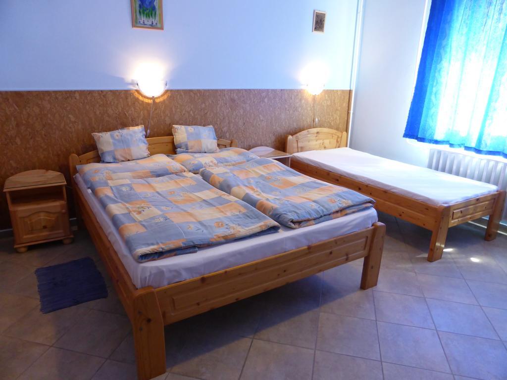 Napfeny Apartman Es Vendeghaz Egerszalók Exterior foto