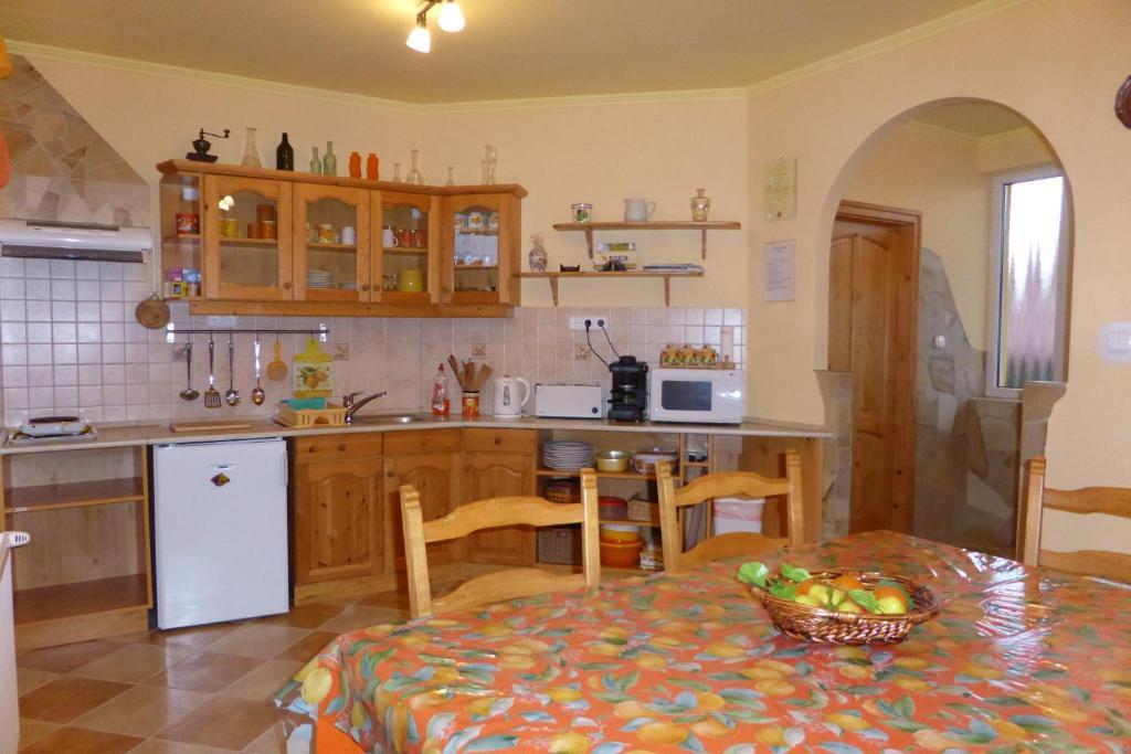 Napfeny Apartman Es Vendeghaz Egerszalók Zimmer foto