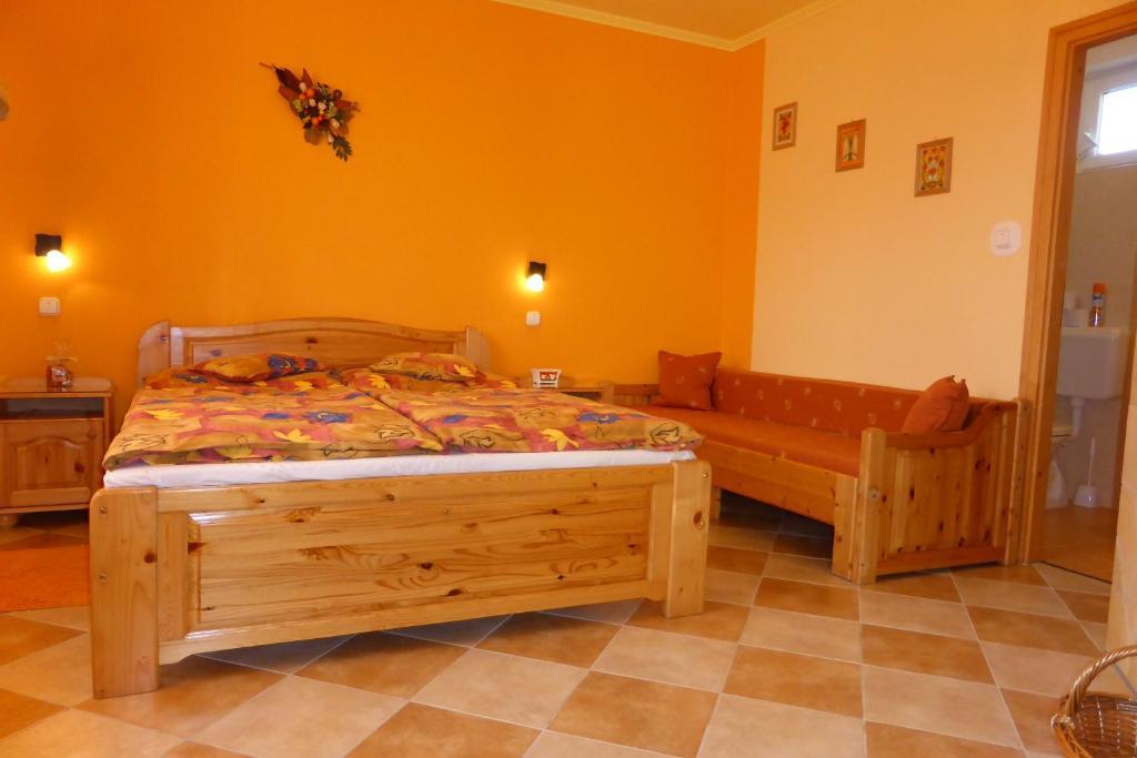 Napfeny Apartman Es Vendeghaz Egerszalók Zimmer foto